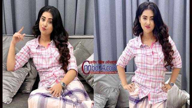 Toliq qin porno Omskdagi Natasha bilan saunada jinsiy aloqa